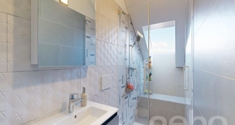 Villa familiale de 5.5 pièces avec terrasses et jardin à Ecublens (FR) image 9