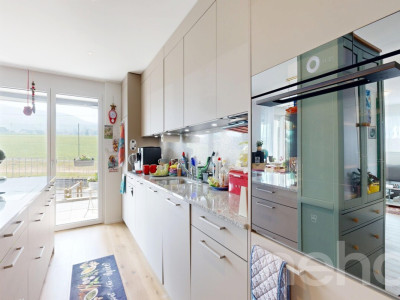 Neuwertige 4.5-Zimmer-Wohnung mit Südwestbalkon image 4