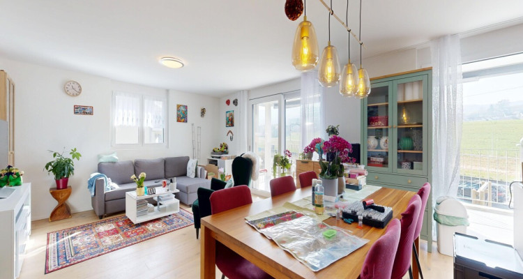 Neuwertige 4.5-Zimmer-Wohnung mit Südwestbalkon image 2