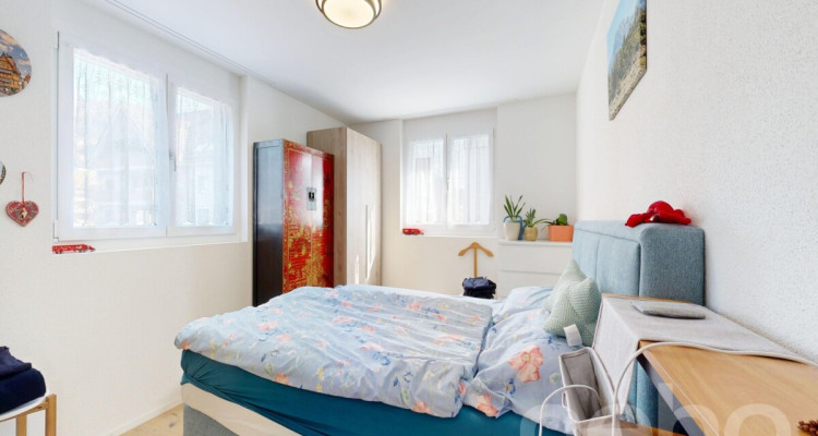 Neuwertige 4.5-Zimmer-Wohnung mit Südwestbalkon image 8