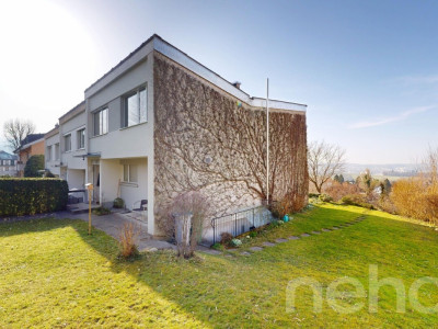 Stilvolles Zuhause mit Panoramablick in ruhiger Lage image 1