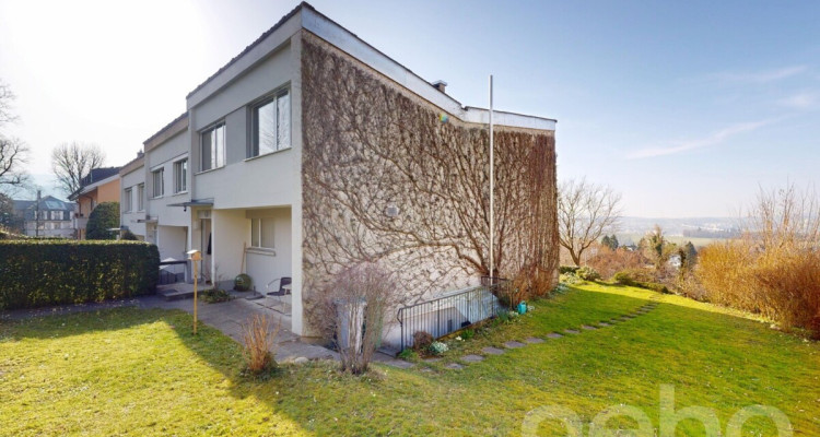 Stilvolles Zuhause mit Panoramablick in ruhiger Lage image 1