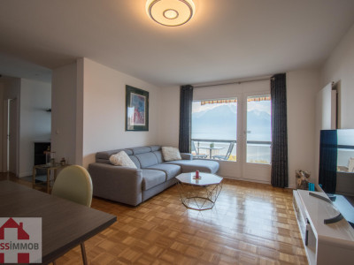 SUBERBE 2.5p meublé AVEC VUE LAC image 2