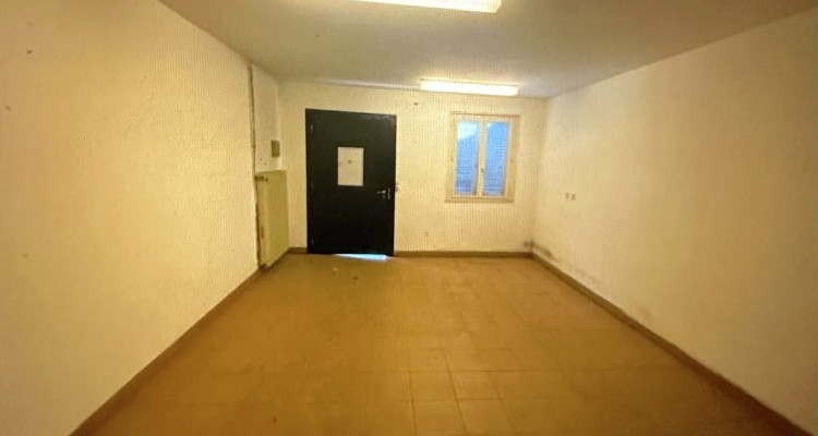 A LOUER LOCAL COMMERCIAL GARAGE POUR PARTICULIER OU ENTREPRISE image 2