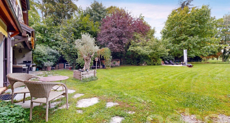 5,5 pièces familial avec jardin dans un village tranquille image 3