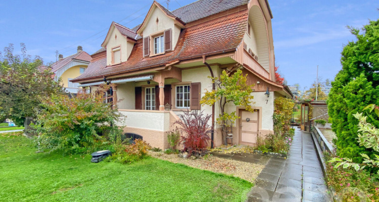 Wohnen mit Charakter - Doppeleinfamilienhaus in Ostermundigen image 2