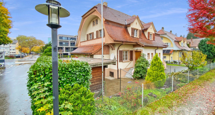 Wohnen mit Charakter - Doppeleinfamilienhaus in Ostermundigen image 3