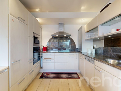 Grosszügige Dachwohnung mit Galerie an zentraler Lage image 5