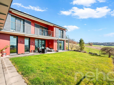 Exklusives Einfamilienhaus mit Weitsicht in idyllischer Lage image 2