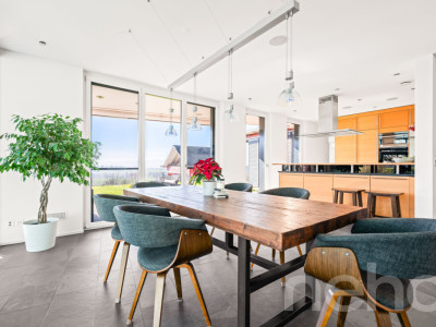 Exklusives Einfamilienhaus mit Weitsicht in idyllischer Lage image 8