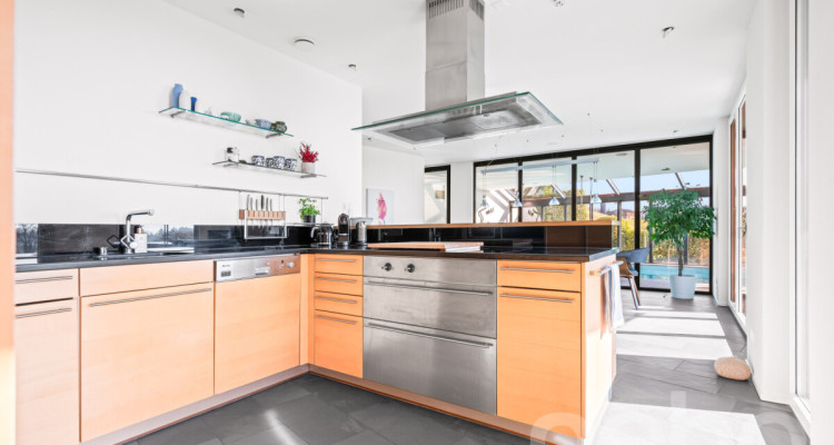 Exklusives Einfamilienhaus mit Weitsicht in idyllischer Lage image 10