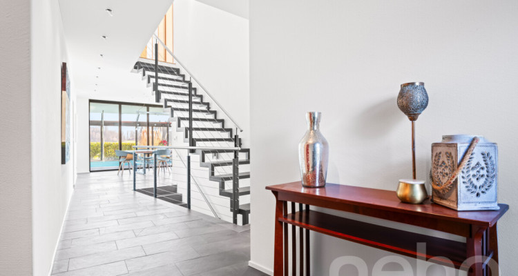 Exklusives Einfamilienhaus mit Weitsicht in idyllischer Lage image 11