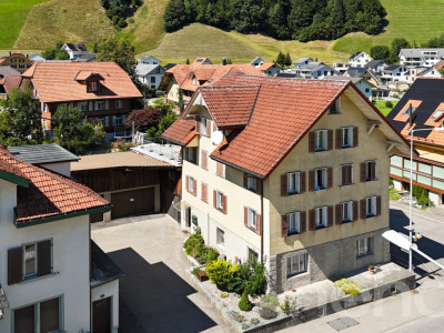 Attraktives Renditeobjekt mit Ausbau- und Neubauoption image 2