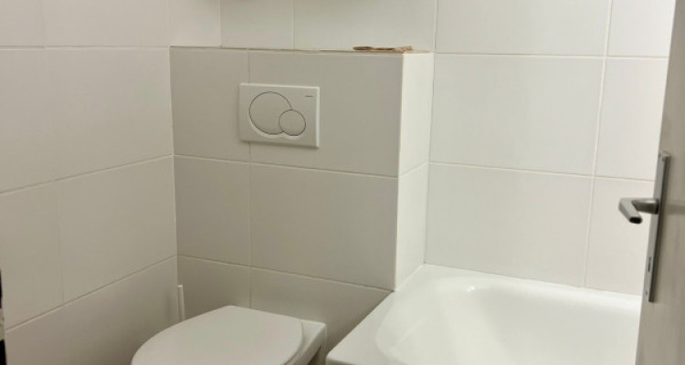 Magnifique 2 pièces semi-meublé à Meyrin avec petite terrasse image 6