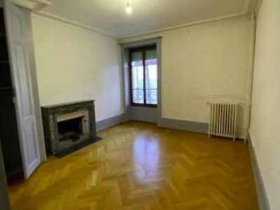 Élégant 5 pièces rénové avec cachet PlainPalais image 3