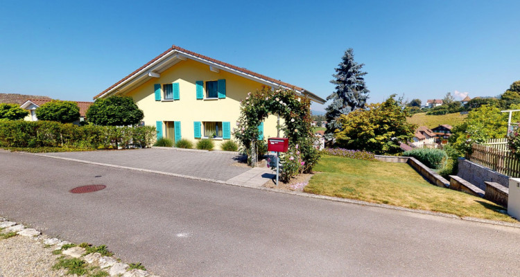 Schönes Einfamilienhaus an ruhiger Lage mit Weitsicht in den Jura image 1