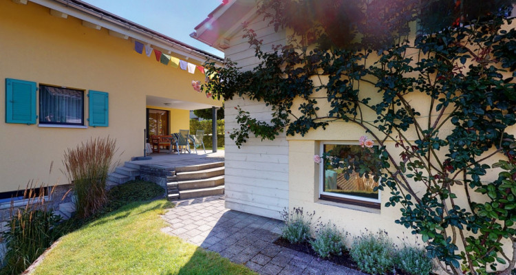 Schönes Einfamilienhaus an ruhiger Lage mit Weitsicht in den Jura image 3