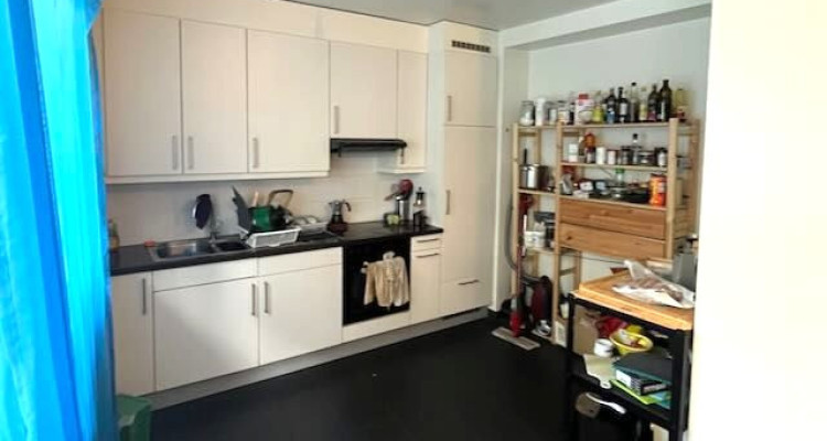 Très grand 3.5 pièces à 50m du Lac et des Bains des Pâquis image 2