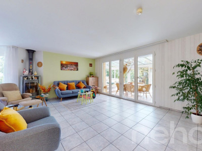 5.5-Zimmer-Doppelhaushälfte mit Wintergarten, Garten & 2 TG-Plätze image 3