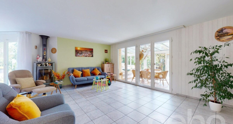 5.5-Zimmer-Doppelhaushälfte mit Wintergarten, Garten & 2 TG-Plätze image 3