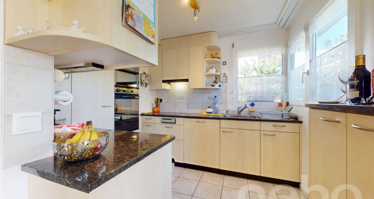 5.5-Zimmer-Doppelhaushälfte mit Wintergarten, Garten & 2 TG-Plätze image 7