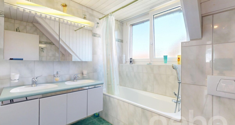 5.5-Zimmer-Doppelhaushälfte mit Wintergarten, Garten & 2 TG-Plätze image 11