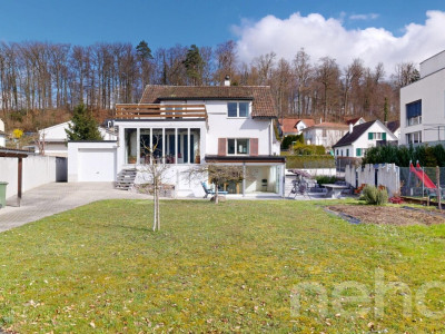 Freistehendes Einfamilienhaus mit grossem Grundstück in Würenlos image 1