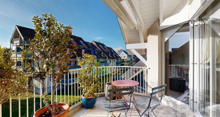 Charmant duplex mansardé 4.5 pièces, lumineux et généreux à Gland image 1