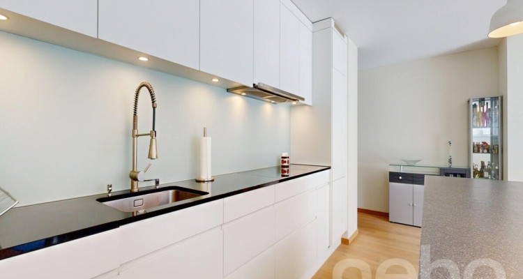 Helle 4.5-Zimmer-Wohnung mit grosser Südterrasse image 4