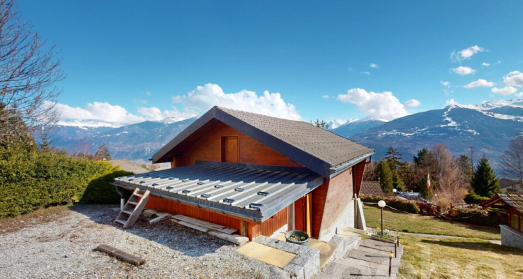 Charmant chalet avec vaste terrain et vue imprenable à Savièse image 4