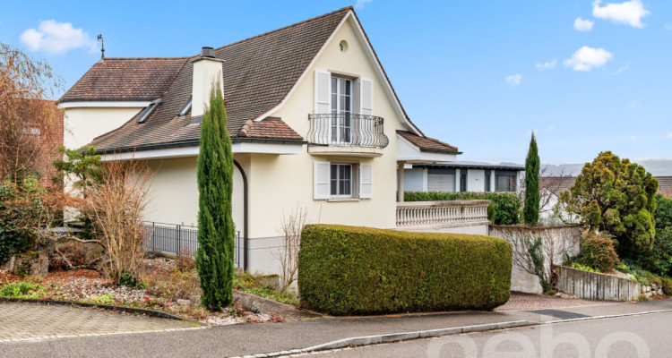 Luxus und Charme vereint - Traumliegenschaft in Oberwil image 1