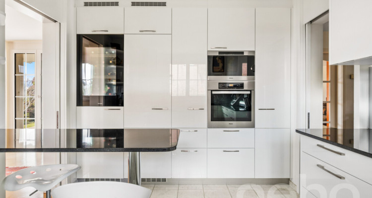 Luxus und Charme vereint - Traumliegenschaft in Oberwil image 4