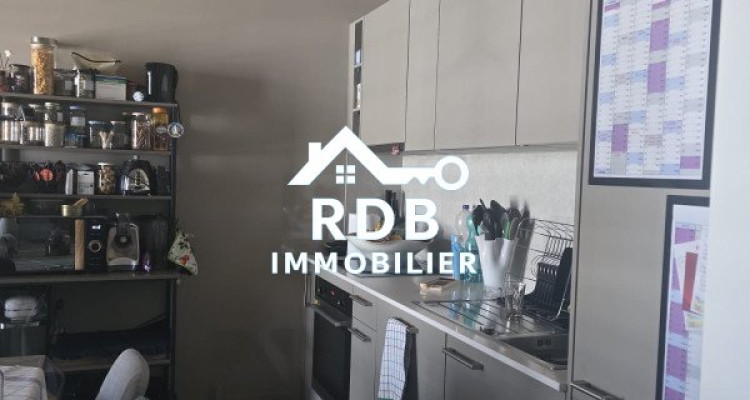 Appartement de 3 pièces au 7ème étage situé à Meyrin 1217 image 5