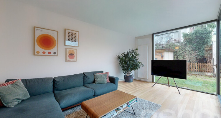 Stilvoll renoviertes Stadthaus mit modernem Ausbau und Garten image 1