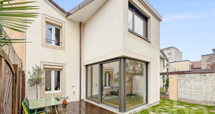 Stilvoll renoviertes Stadthaus mit modernem Ausbau und Garten image 3