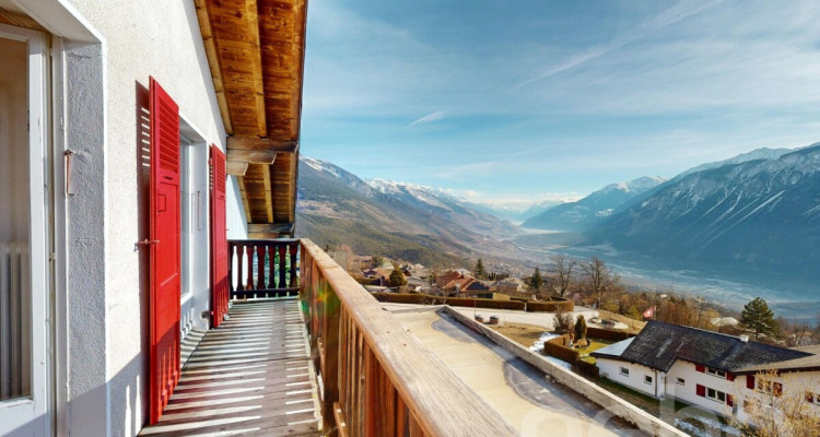 Immeuble vue sud ? Fort potentiel à Mollens image 1