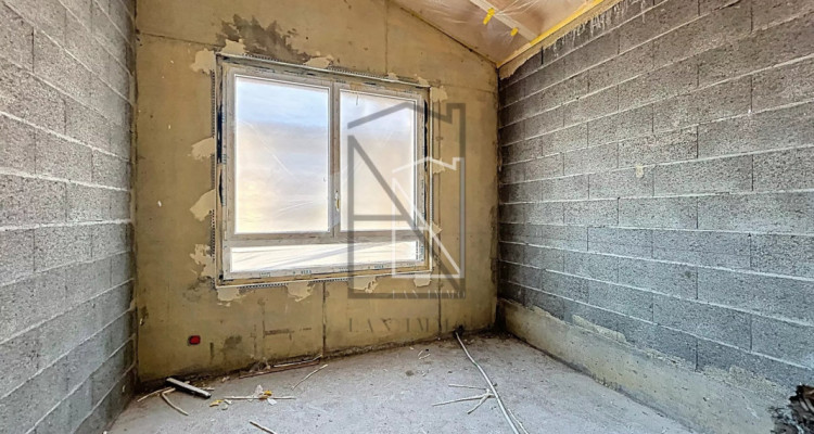 Luxurious 4-Bedroom Apartment in Mex-Suisse image 5