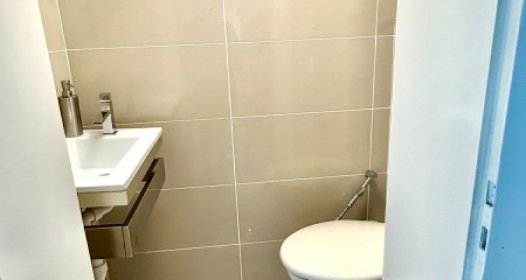 Location courte/longue durée: appartement à Montreux 4,5 pièces rénové, meublé  image 9