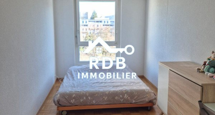 Appartement de 5,5 pièces au 4ème étage situé à Chêne Bougeries 1224 image 3