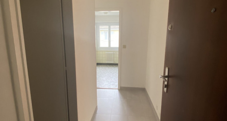 Appartement de 2 pièces proche de toutes commodités  image 1