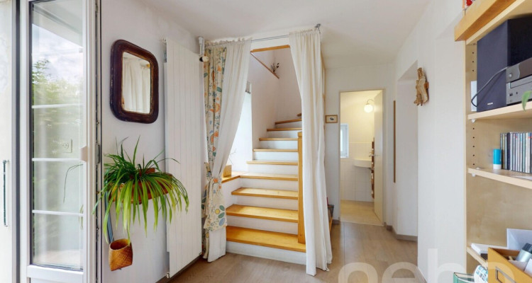 Maison villageoise rénovée avec jardin et fort potentiel image 8