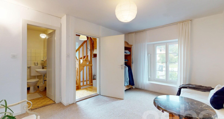 Maison villageoise rénovée avec jardin et fort potentiel image 11