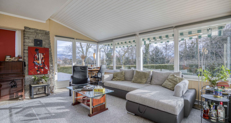 EN EXCLUSIVITÉ : Propriété familiale de caractère sur belle parcelle arborée à Genthod image 7