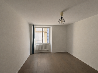 Appartement lumineux au centre-ville de Neuchâtel image 9