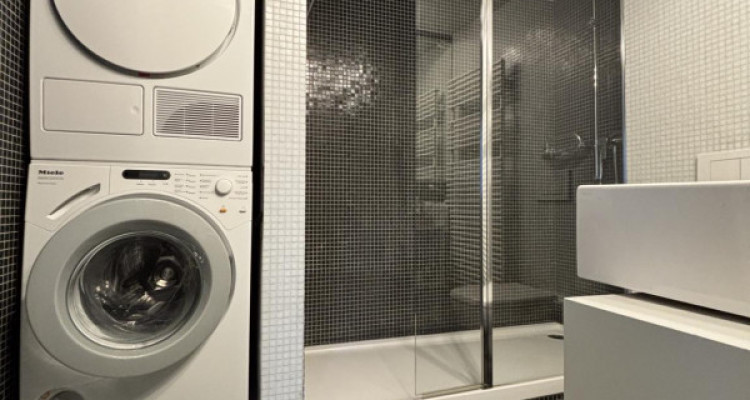 Appartement lumineux au centre-ville de Neuchâtel image 8