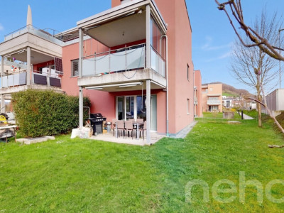 Moderne 3.5-Zimmer-Gartenwohnung mit 184 m² Garten und Sitzplatz image 1