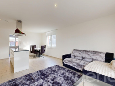 Moderne 3.5-Zimmer-Gartenwohnung mit 184 m² Garten und Sitzplatz image 3