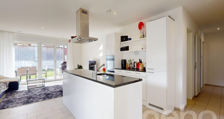 Moderne 3.5-Zimmer-Gartenwohnung mit 184 m² Garten und Sitzplatz image 5