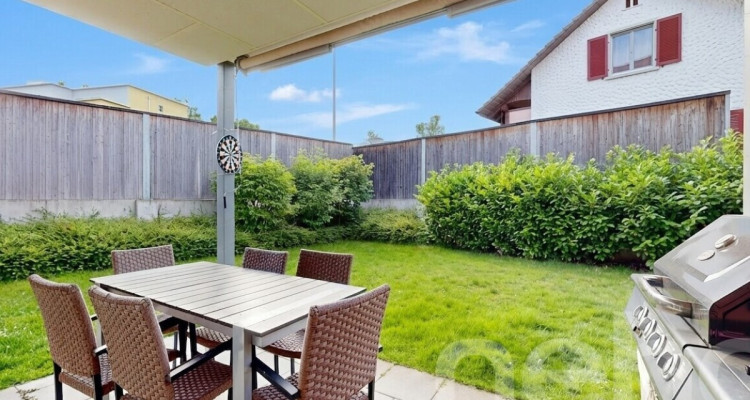 Moderne 3.5-Zimmer-Gartenwohnung mit 184 m² Garten und Sitzplatz image 11