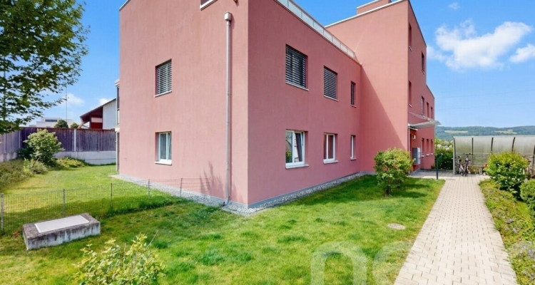 Moderne 3.5-Zimmer-Gartenwohnung mit 184 m² Garten und Sitzplatz image 12